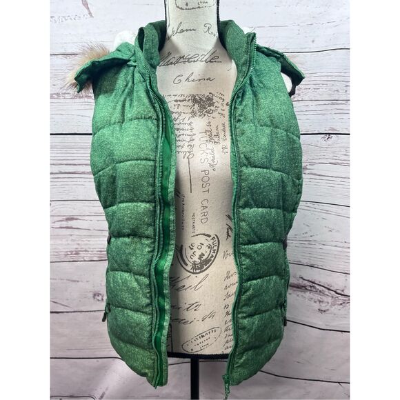 Green Tea small green lined warm vest‎ with hood - Picture 1 of 5